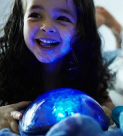 Cloud-B Natlampe m. Lyd - Tranquil - 27 cm - Ocean Blue Havskild