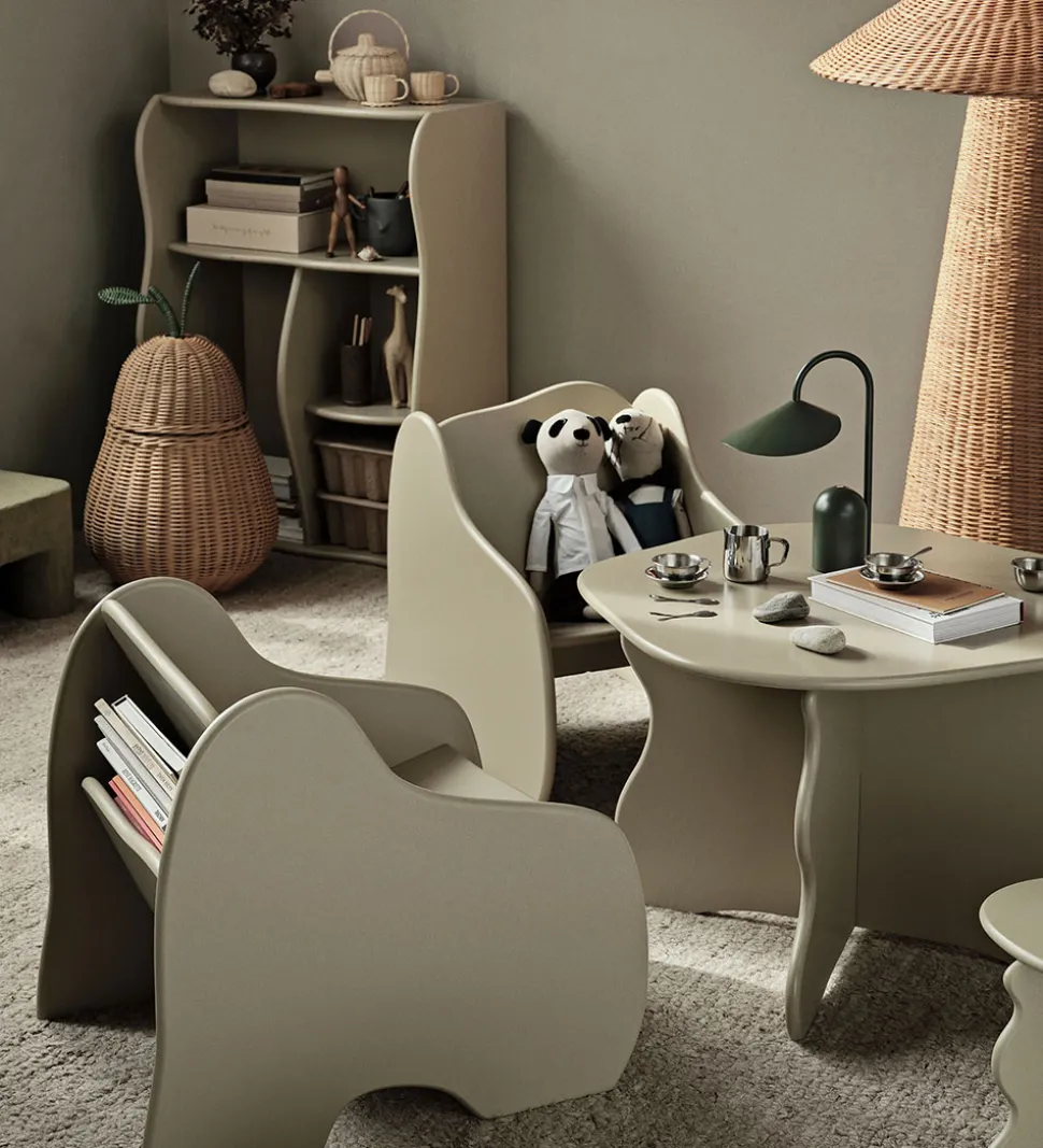 Ferm Living - Bogreol - Slope - 66x36x95 cm - Cashmere