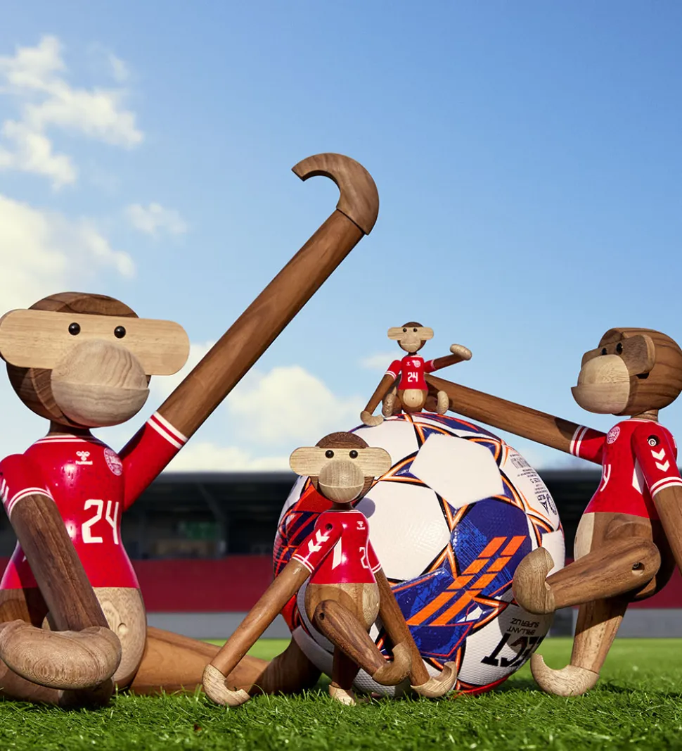 Kay Bojesen Træfigur - Abe - DBU Herre 2024 - Mini - Teak/Limba