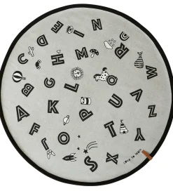 OYOY Gulvtæppe - Ø120 cm - Alfabet