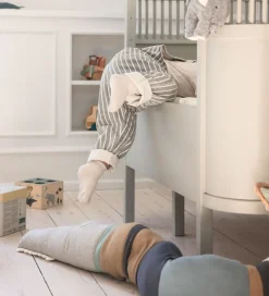 Sebra Pude - Strikket - 190 cm - Sleepy Croc - Dusty Blue Mix